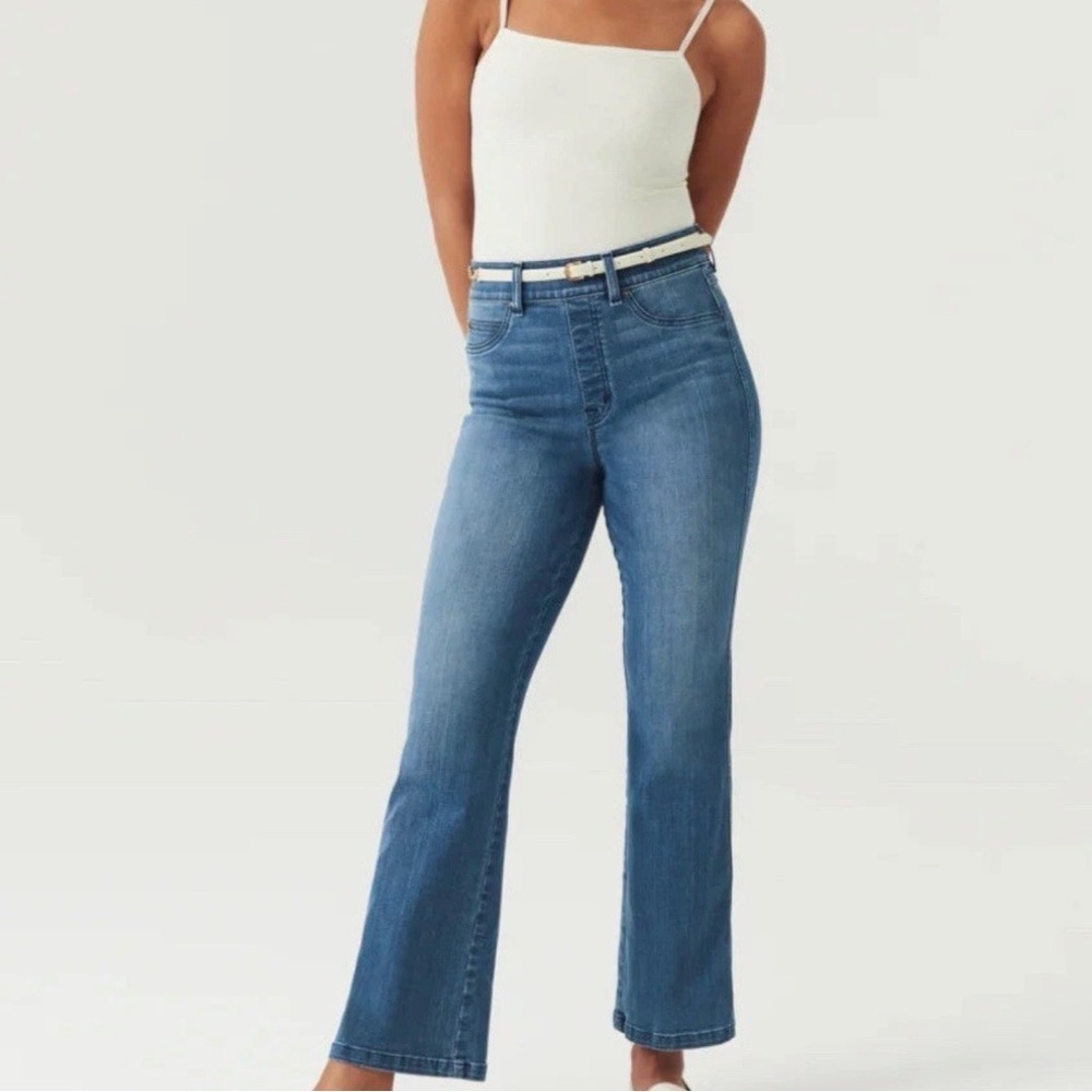NWT SPANX ‘Denim Cropped Kick Flare Pant’ in “Vintage Indigo” Size Small